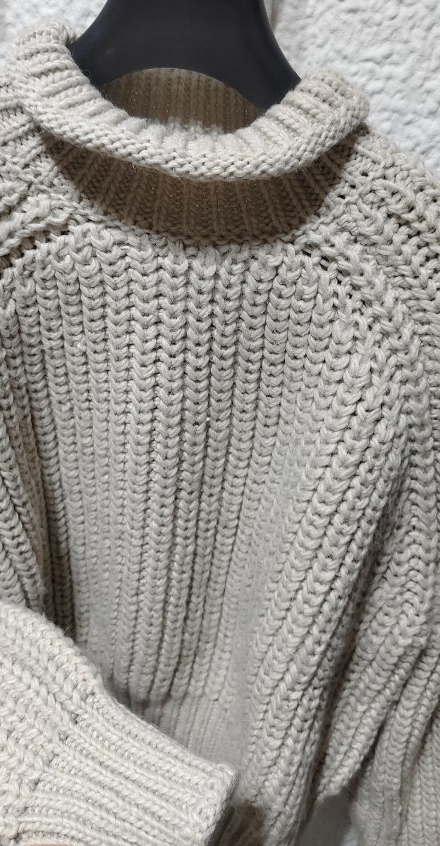 Jersey H&M corto cuello alto talla M