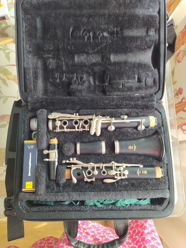 Clarinete Yamaha 255 + Libro Iniciación