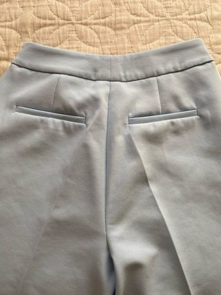 Pantalón ZARA pinzas azul bebé Talla XS/S