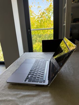 Ordenador Portátil Apple MacBook
PRO 13 M2 512gb