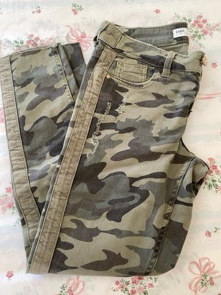 Pantalón Zara Camuflaje Talla XS/36
