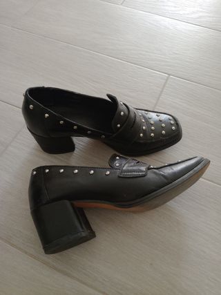 2 pares de zapatos de mujer.lote 51