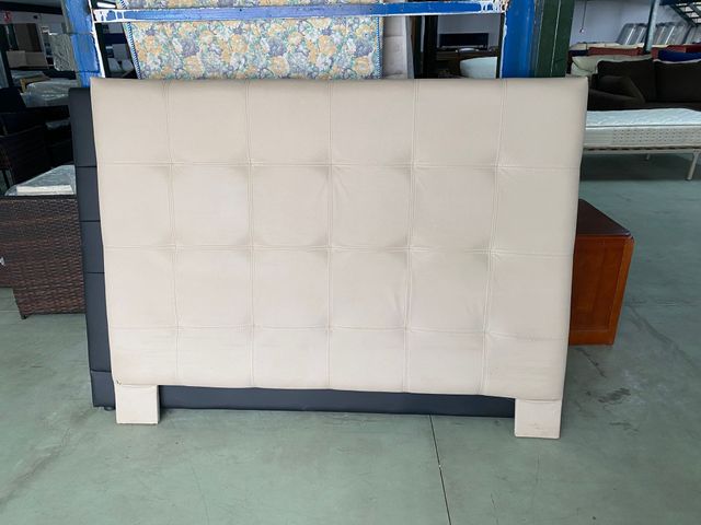 CABECERO BEIS DE 160CM (En buen estado)
