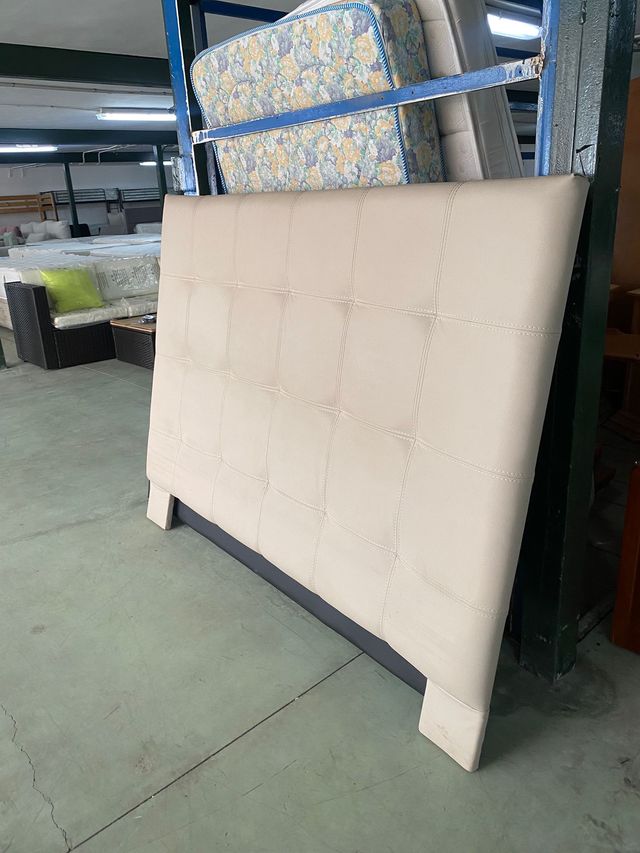 CABECERO BEIS DE 160CM (En buen estado)