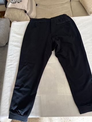 Pantalón deportivo Nike negro