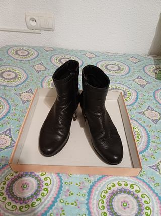 Botines piel negros cremallera talla 36