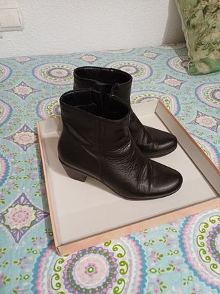 Botines piel negros cremallera talla 36