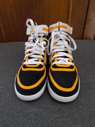 Zapatillas Nike  Vandal Altas Negras y Amarillas
