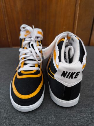 Zapatillas Nike  Vandal Altas Negras y Amarillas