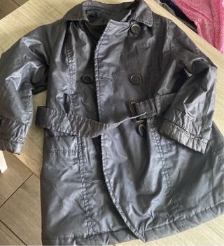 Gabardina niña negra