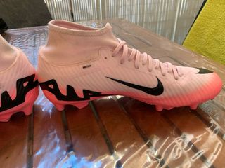 Botas de fútbol Nike rosas...