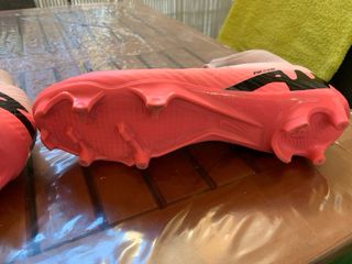 Botas de fútbol Nike rosas...