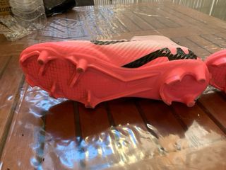 Botas de fútbol Nike rosas...
