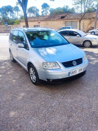 Volkswagen Touran 2.0 TDi