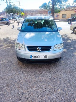 Volkswagen Touran 2.0 TDi