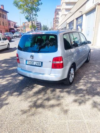Volkswagen Touran 2.0 TDi