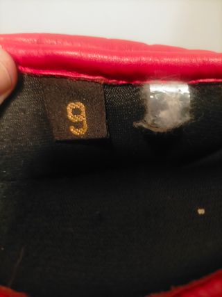 Guantes de moto negros y rojos de piel vintage 
