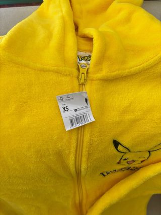 2 Pijamas Pikachu Pokemon Talla XS (cada uno 12€)

