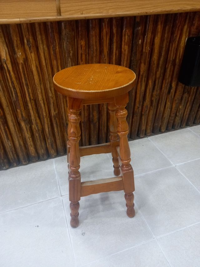 6 Taburetes de Madera