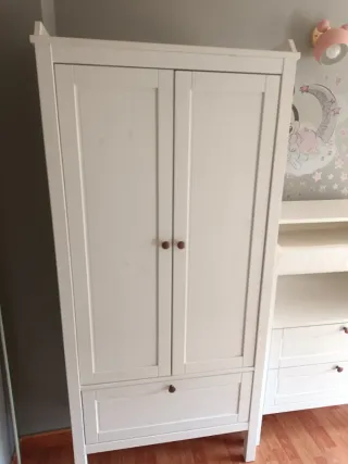 Armario y cambiador infantil blanco