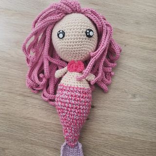 Bellissima sirena di nome Corallina in amigurumi