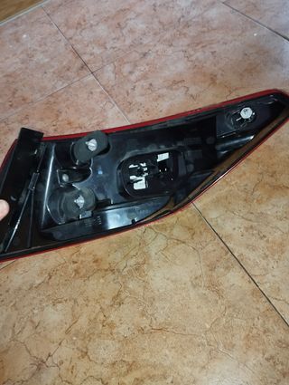 Piloto Trasero Izquierdo Mercedes Clase E W207