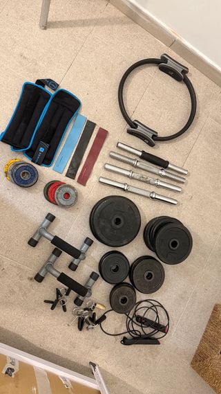Accesorios de Gimnasio: Mancuernas, Pesas y banco.