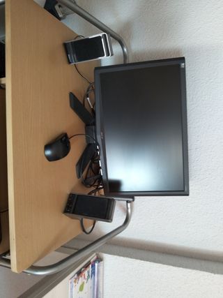 Ordenador de mesa Acer Negro con mesa incluida