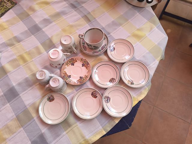 Tazas y platillos de porcelana vintage