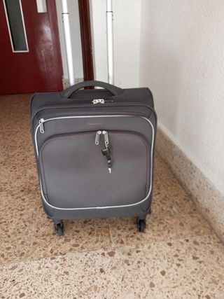 Maleta de cabina gris 4 ruedas 49x42x23