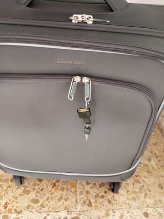 Maleta de cabina gris 4 ruedas 49x42x23