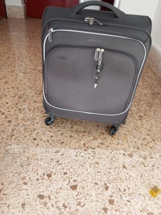 Maleta de cabina gris 4 ruedas 49x42x23