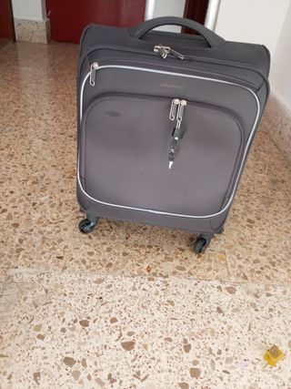 Maleta de cabina gris 4 ruedas 49x42x23
