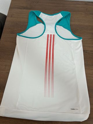 Camiseta deportiva Adidas blanca y turquesa