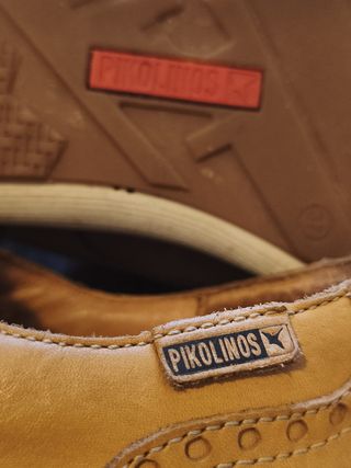 Zapatos Pikolinos Oxford piel auténtica mostaza