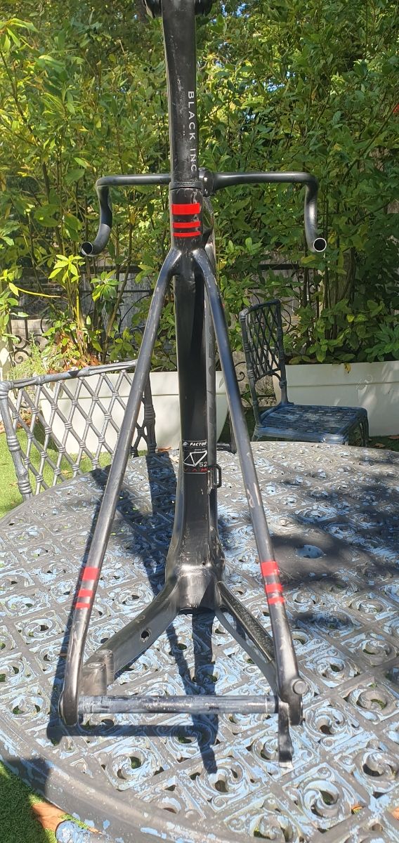 Factor O2 VAM 52 y ruedas Black Inc thirty