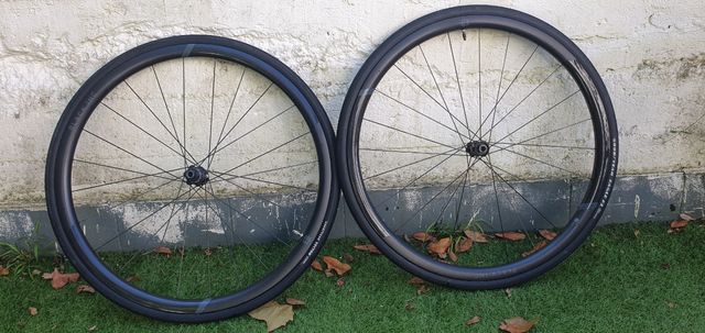 Factor O2 VAM 52 y ruedas Black Inc thirty