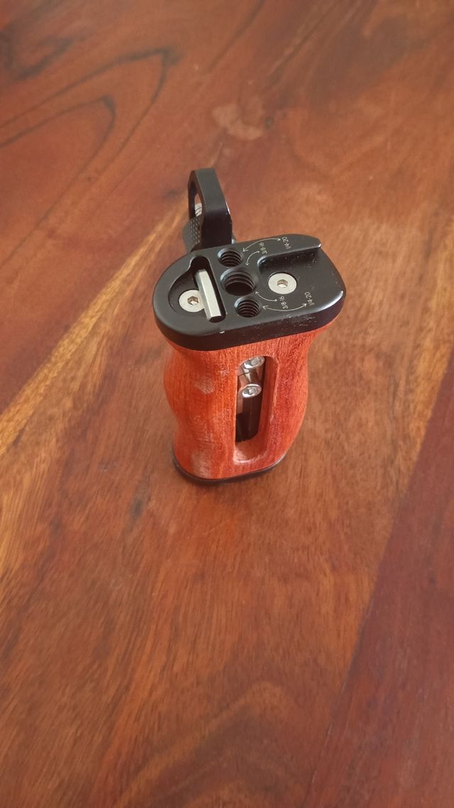 Empuñadura lateral cámara