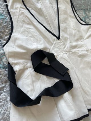 Blusa Zara tirantes volantes blanca negra Talla S