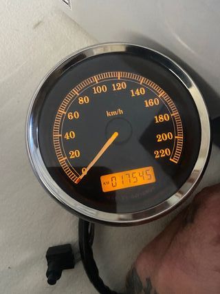 Harley Davidson Cuenta km/h que marca 17.545km 