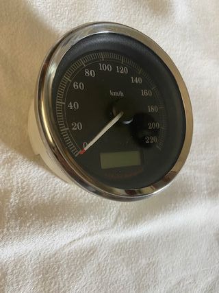 Harley Davidson Cuenta km/h que marca 17.545km 