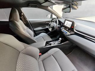 Toyota C-HR 2.0 180H ADVANCE