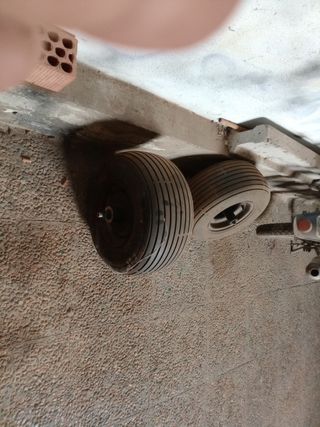 Dos ruedas grandes para patinete no negociable 
