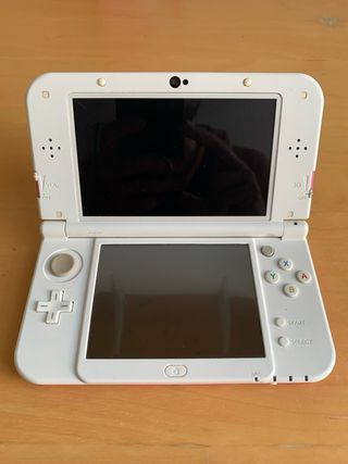 New Nintendo 3DS XL + Caja + Cargador 