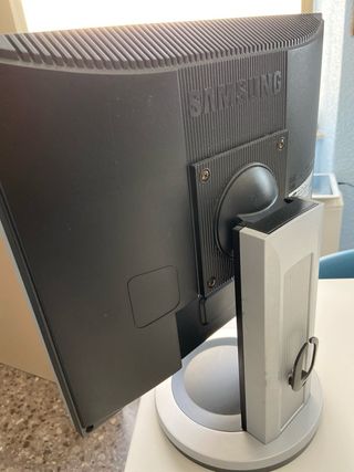 Samsung SyncMaster 710N Monitor