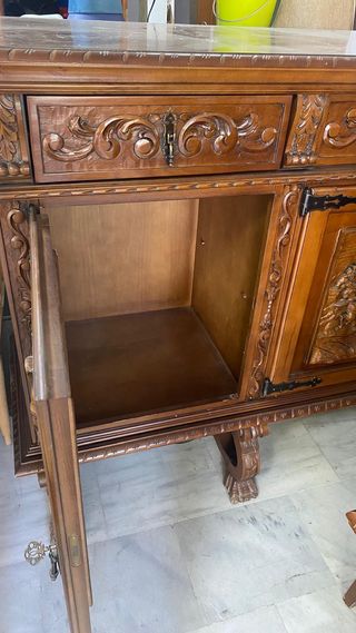 Mesa de comedor antigua de madera y mármol
