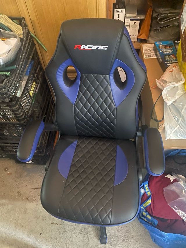 PS4 + Monitor AOC + 2 Mandos + Auriculares + Silla