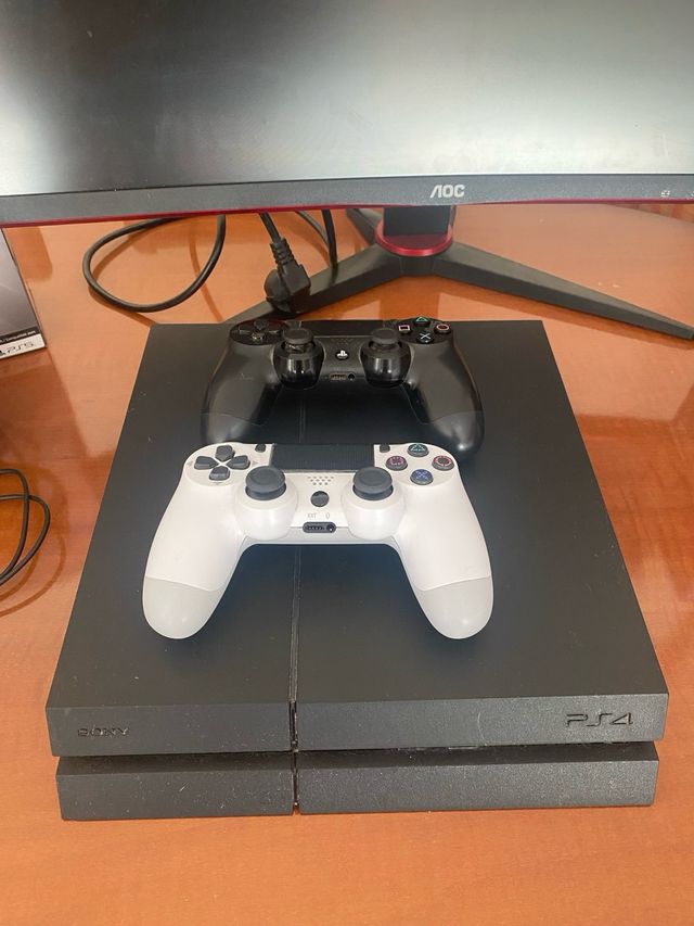 PS4 + Monitor AOC + 2 Mandos + Auriculares + Silla