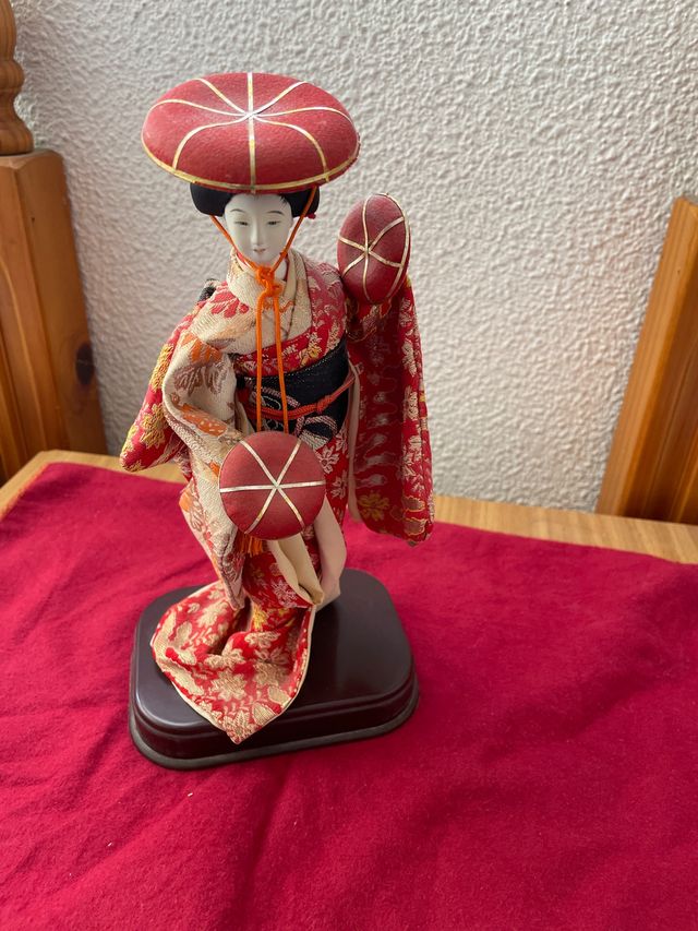 Muñeca japonesa tradicional