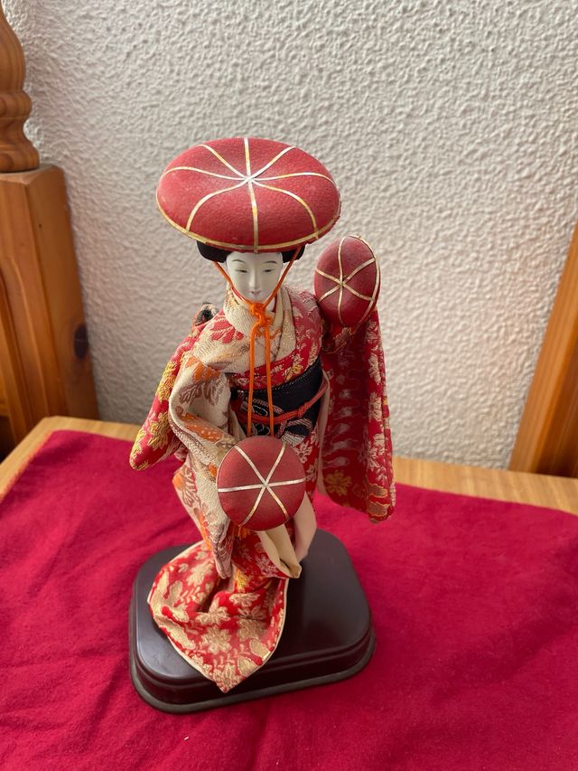 Muñeca japonesa tradicional